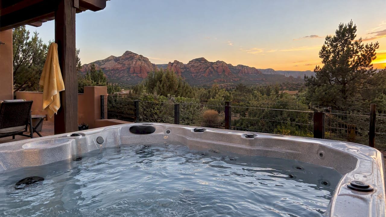 Sedona rental hot tub facing red rocks